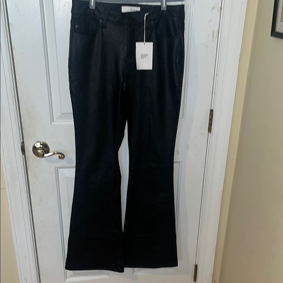 NWT Kan Can Cassi Mid Rise Vegan Leather  Black Flare Pants women’s size 29 - Picture 1 of 10